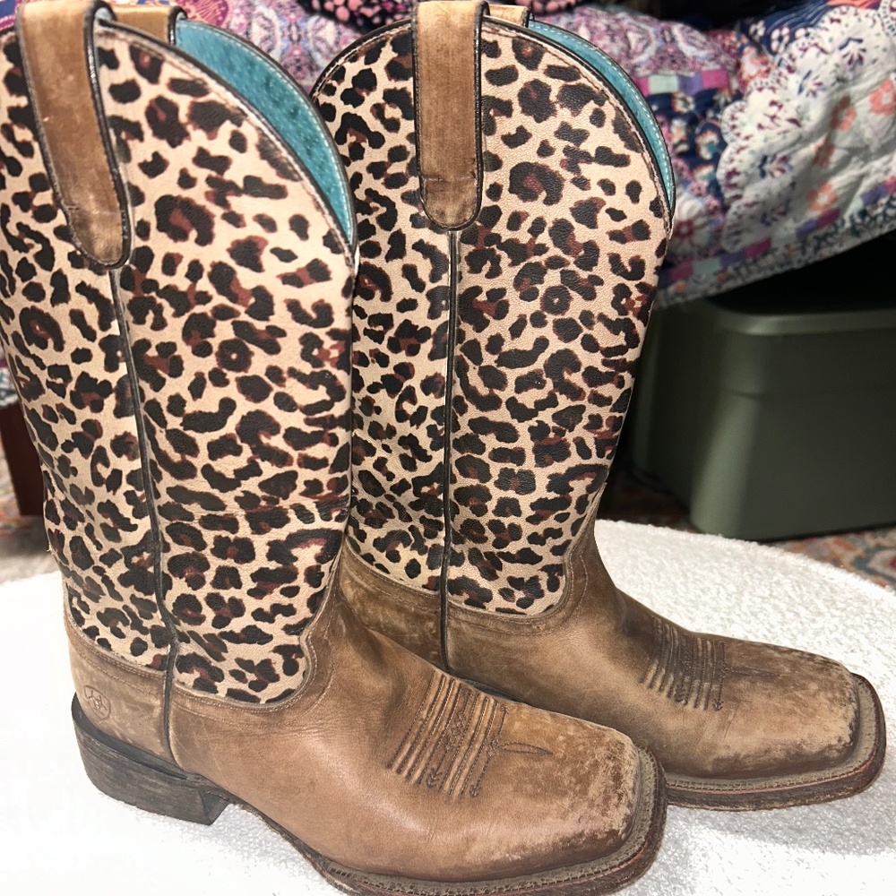 Ariat Circuit Savanna Western Boot- Size 8